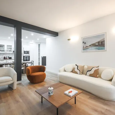 Apartment 1. Appart4Pers-Commerce-Paris15-2Chambres-Ac