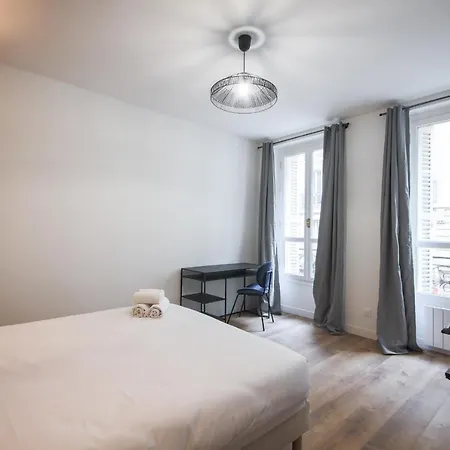 1#appart 4pers#2 Chambres#commerce#fullequipped#ac Apartamento