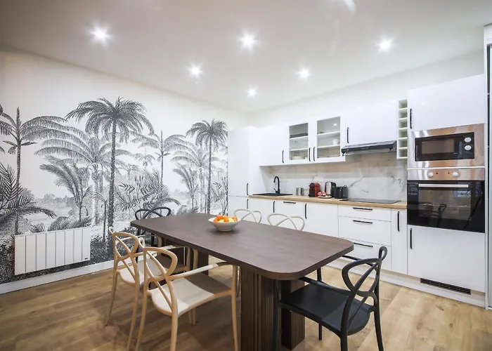 1#appart 4pers#2 Chambres#commerce#fullequipped#ac Lägenhet
